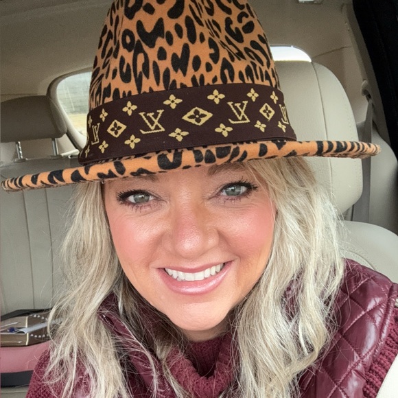 Meet your Posher, TerriLynn - Picture 2 of 13